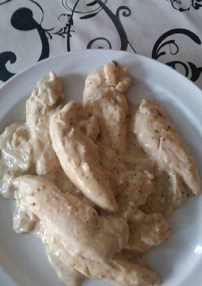 Una foto de Solomillo de pollo con miel, nata, pimienta blanca y hierbabuena
