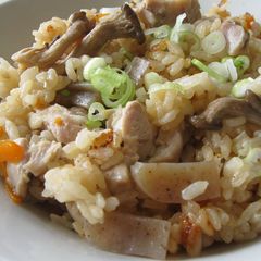 A picture of Chicken Takikomi Gohan.