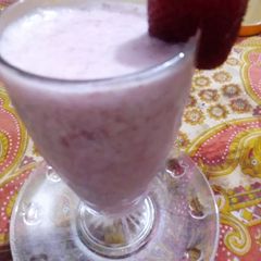 A picture of Strawberry shake.