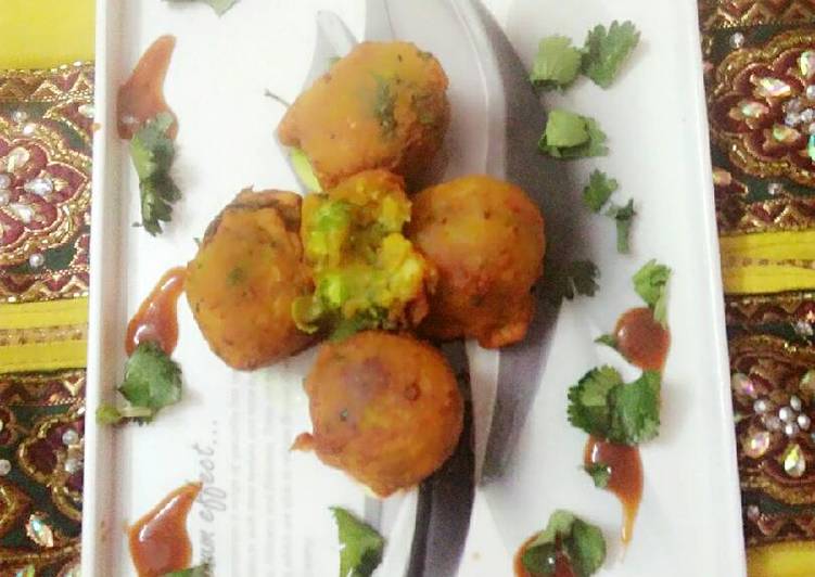 Recipe of Homemade Veg pakoda.