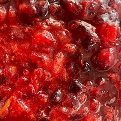 A picture of Classic Cranberry Sauce 🫙.