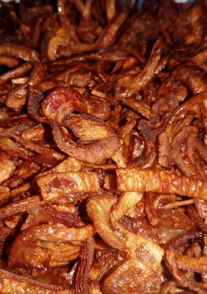 A picture of Koshari Onions.