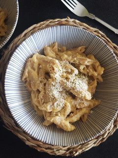 Una foto de Mac & cheese con pasta integral