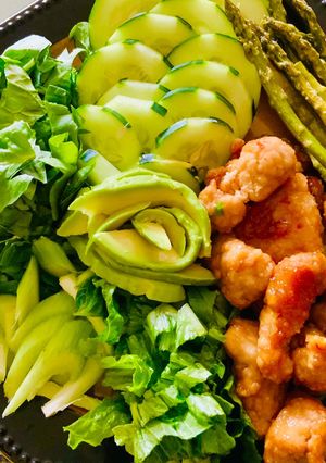 Una foto de Ensalada Verde con Pollo a la Naranja