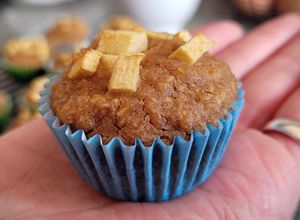Foto principal de Mini Magdalenas con Avena, Manzana y Crema de Cacahuete