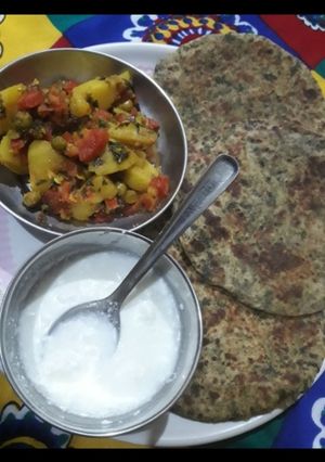 आलू गाजर की सब्जी(aloo gajar ki sabzi recipe in hindi) रेसिपी मुख्य फोटो