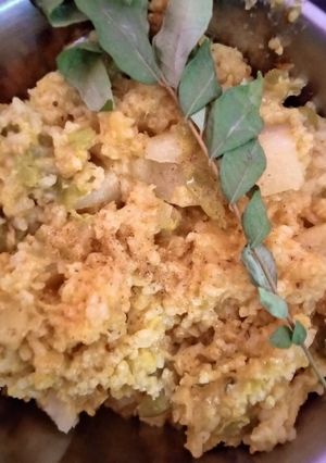 वेजिटेबल दलिया मूंग दाल खिचड़ी (vegetable daliya moong dal khichdi recipe in Hindi) रेसिपी मुख्य फोटो