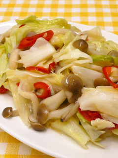 酸辣菇菇炒白菜 ◆華麗風高麗菜 9 的食譜成品照片