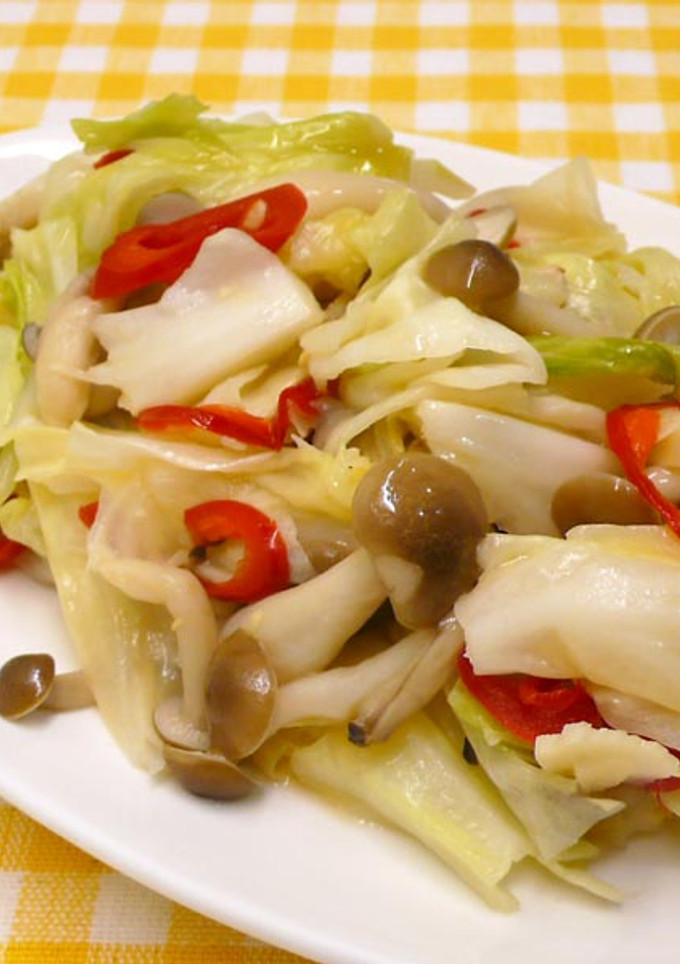 酸辣菇菇炒白菜 ◆華麗風高麗菜 9 的食譜成品照片