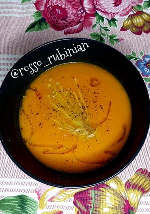Foto di Vellutata di carote e funghi enoki