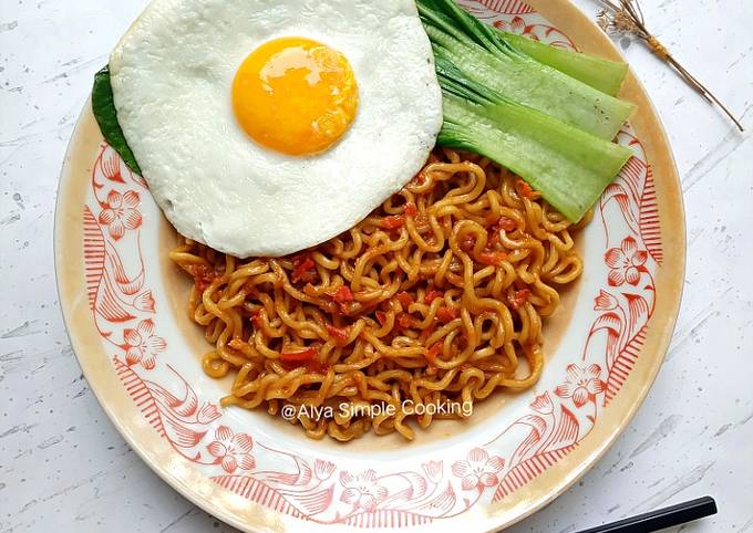 Resep Mie Goreng Iblis Simple Oleh Alya Nurfitri🍳 - Cookpad