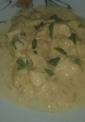 Una foto de Pechuga de pollo en salsa de queso