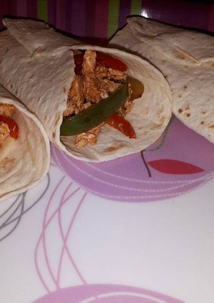 Könnyed, töltött tortilla lapok🌯 recept fotója