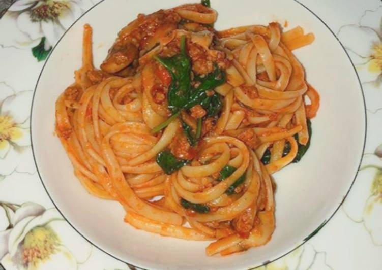 Mince, mushroom and spinach linguine 🍜