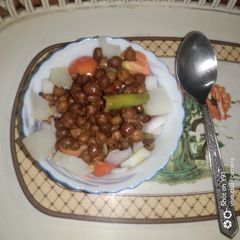 A picture of Kala Chana Salad.