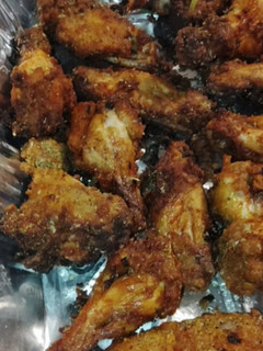 Foto de Asas de Frango Fritas com Limão e Ervas