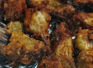 Foto de Asas de Frango Fritas com Limão e Ervas