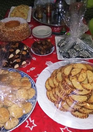 صورة لوصفة حلويات رائعة مع غريبة بالزنجلان