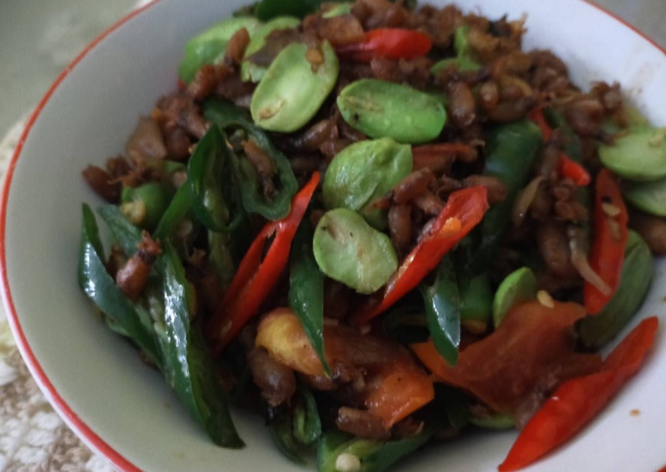 Babi cumi sambel Pete