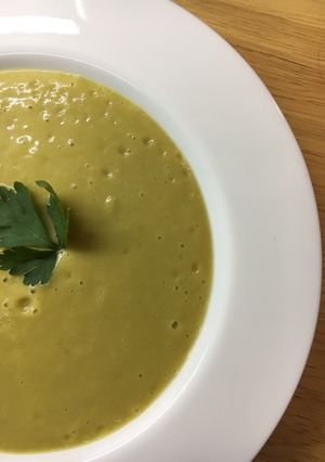 Una foto de Sopa crema de arvejas