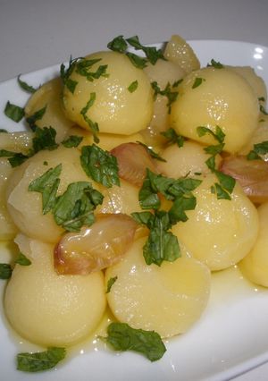 Una foto de Patatas al ajillo