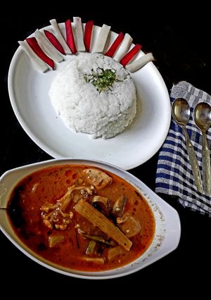 A picture of Sindhi kadi.