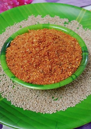 तिळाची चटणी (Tilachi chtuney recipe in marathi) रेसिपी चे मुख्य फोटो 