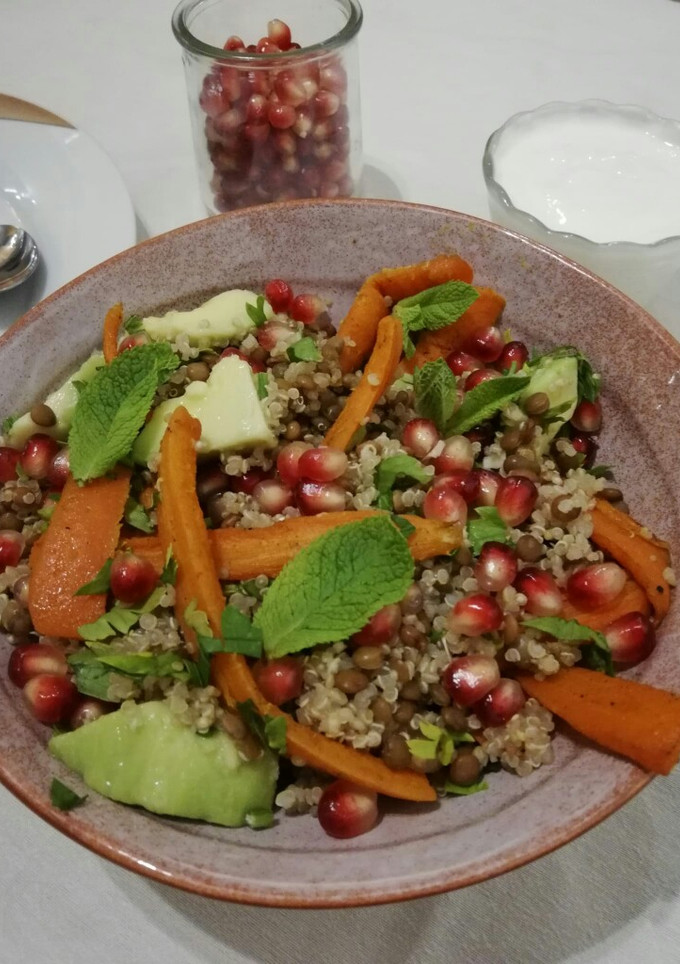 Una foto de Ensalada de quinoa y lentejas