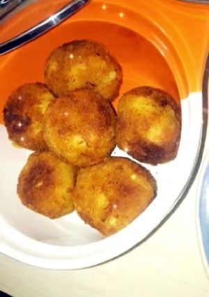 A picture of Fried mashed Potatoe balls #sokoto.