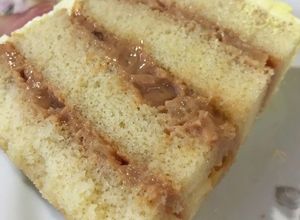 Foto de Bolo de Doce de Leite com Ameixa