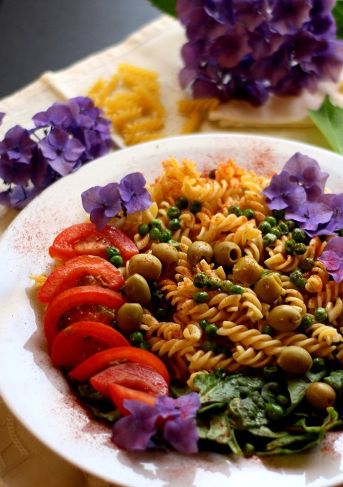 Una foto de Ensalada de Pasta al Pimentón Rojo