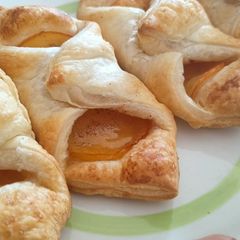 Plum and cinnamon puffs A picture of Plum and cinnamon puffs.