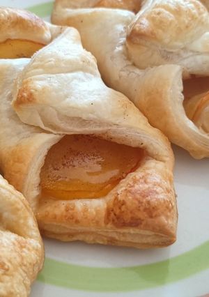 A picture of Plum and cinnamon puffs.