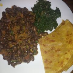 A picture of Fried njahi (black beans).