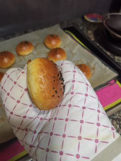 Una foto de Panecillos con comino negro