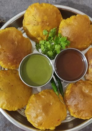 A picture of Raw Banana poori.