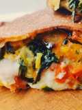 Calzone con poker di verdure e cuore filante
