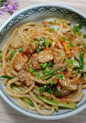Hình của món Yaki udon.