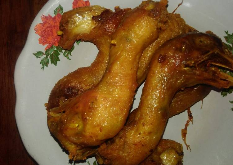 Cara Gampang Membuat Ayam goreng bumbu kuning, simple yang Lezat