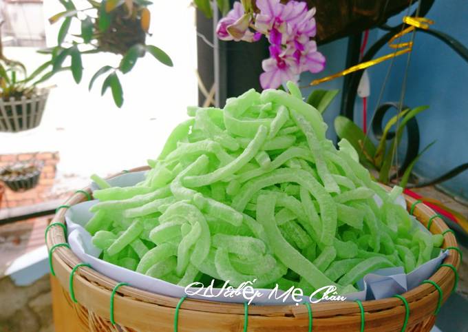 Cách làm mứt dừa hình hoa hồng nhiều màu cực đẹp