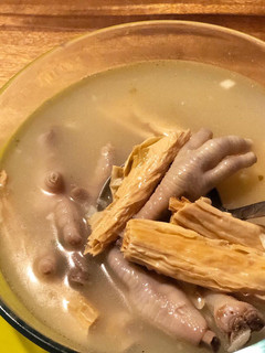 Foto resep Sup Ceker Ayam dan Kembang Tahu ala Tiger Kitchen