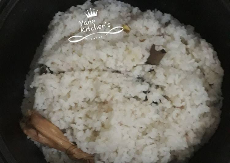Cara Menghidangkan Nasi Uduk (Asli Betawi) yang Lezat Sekali!