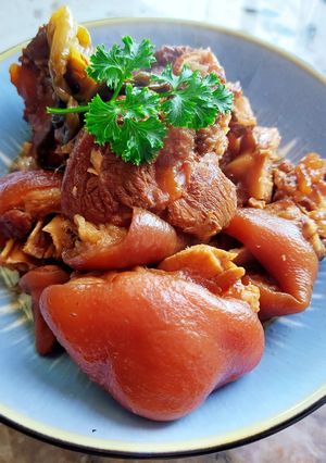 古早味滷豬腳 的食譜成品照片