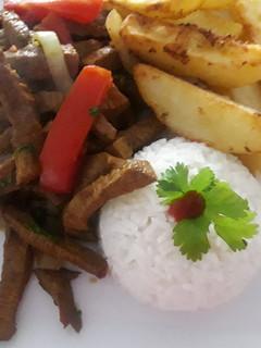 Una foto de Carne de Res Saltada a lo Carmelita
