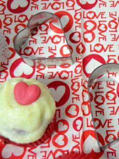 Una foto de Cupcake red velvet fácil y rápido