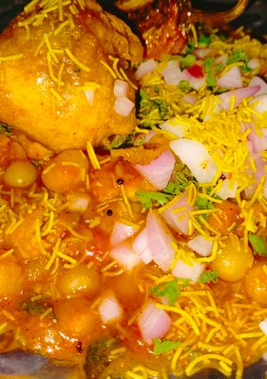 રગડા પેટીસ (Ragda Pattice Recipe In Gujarati) રેસીપી મુખ્ય ફોટો