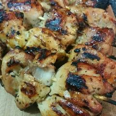 A picture of Apricot glazed chicken skewers.