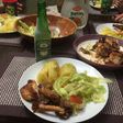 Pollo y Cerdo a las Brasas, Ensalada de Lechuga y Papas Sancochadas