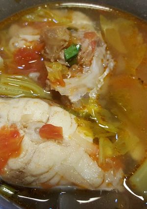 Hình của món Ngót cá hay chỉ là canh chua cá.