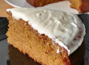 Foto principal de Bizcocho de zanahoria con frosting de queso crema